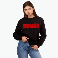 Bluza czarna, haft BOMBA – czerwony