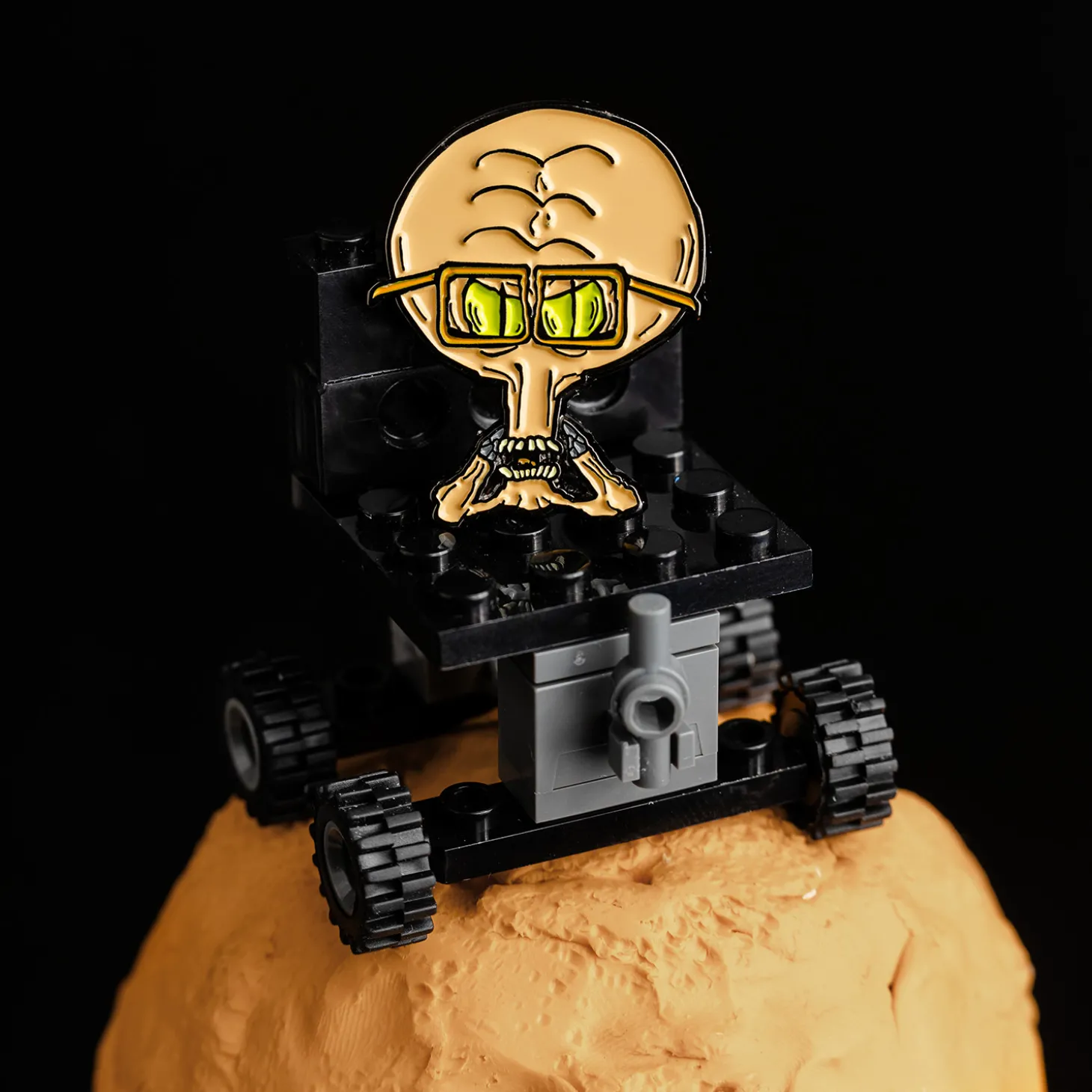 Pin 17 – Fidol